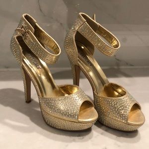 Gold high heels with diamonds